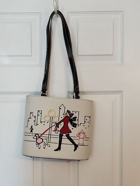 Women’s Cream Tote Bag with City Walk Illustration